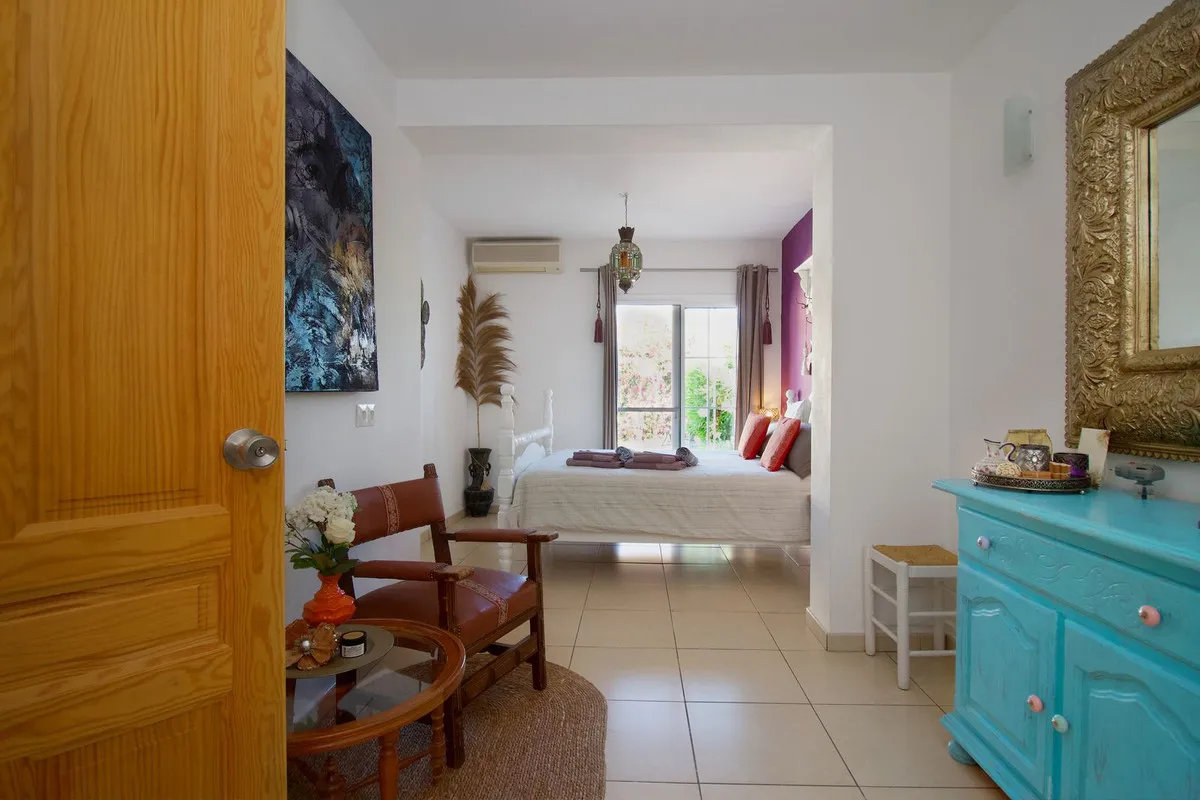 a3964951-cfdd-4bed-99df-a8ab58b4f9fd