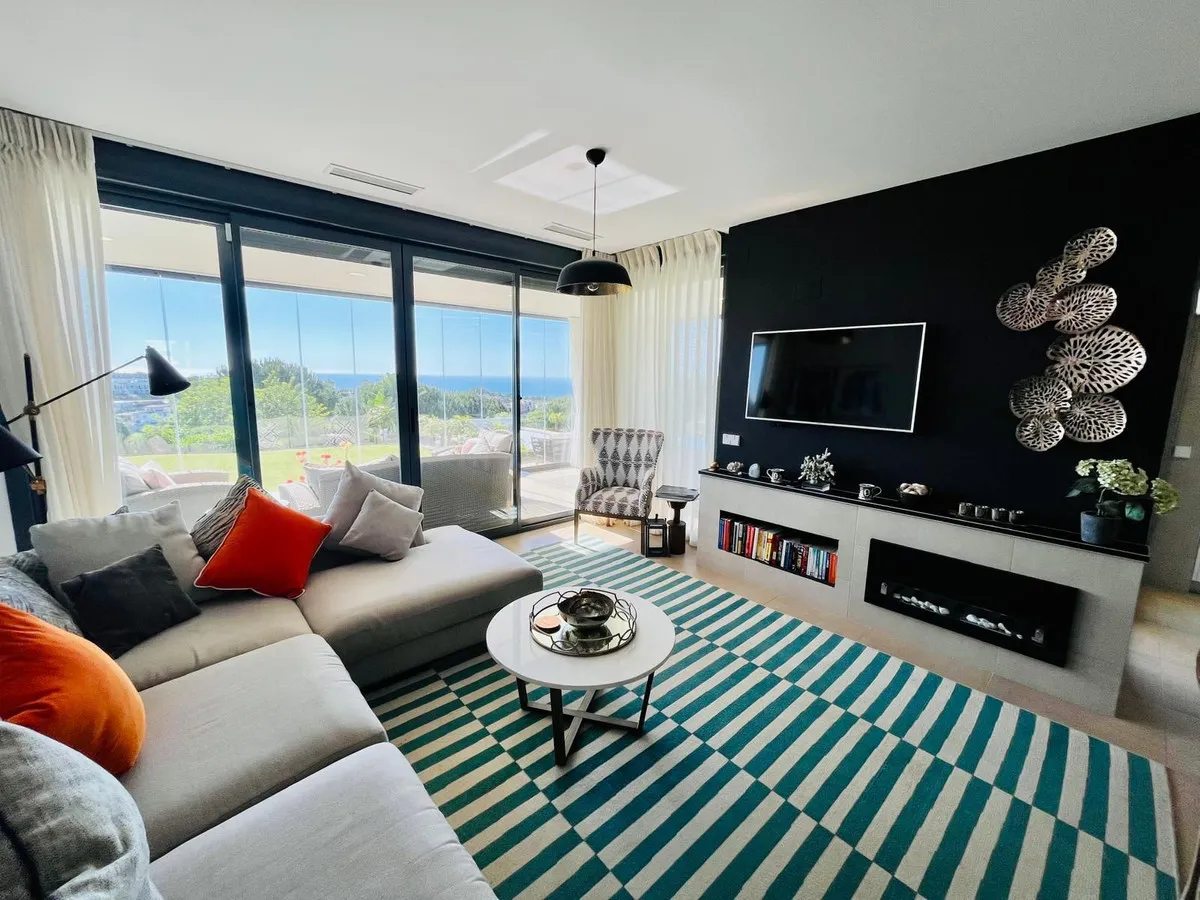 3b8c82b5-9e62-4944-a49f-7f87c6a422f6