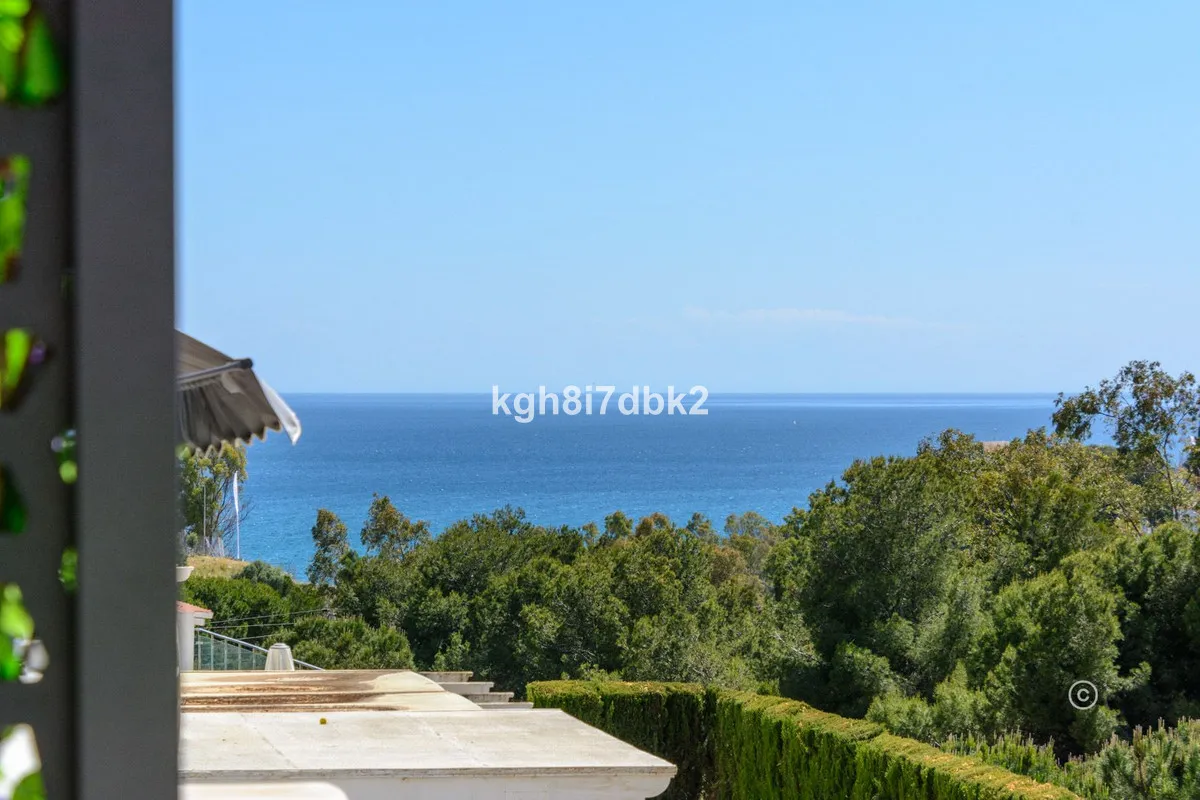 Cozy Studio with Terrace in Community Complex