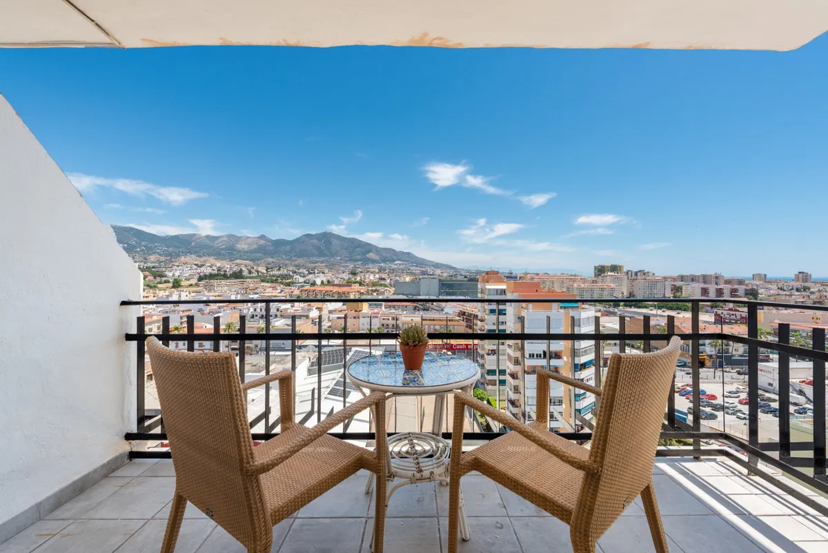 Sunny 3-Bedroom Apartment with Sea & Mountain Views