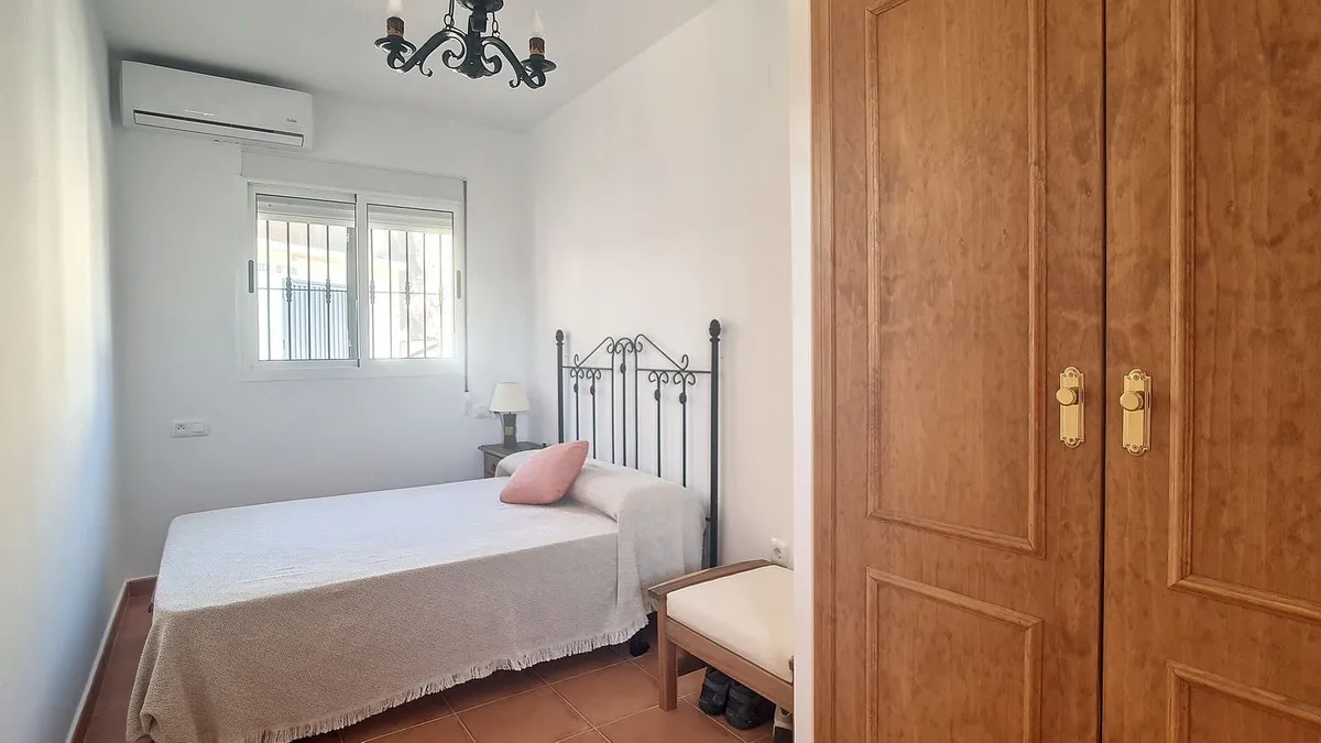 369f3480-dadc-49e1-b670-6b11b1764c60