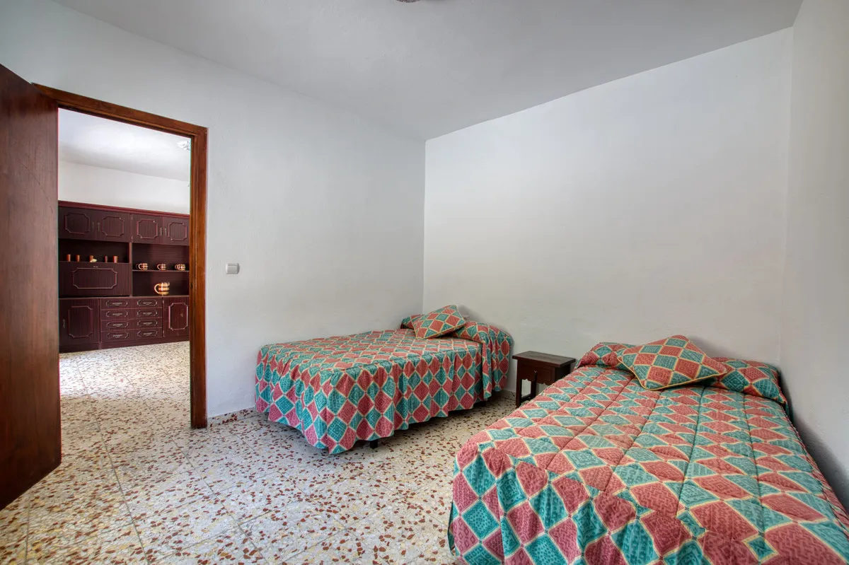 b09ffc0b-04dd-4296-b351-e26014dd66f3