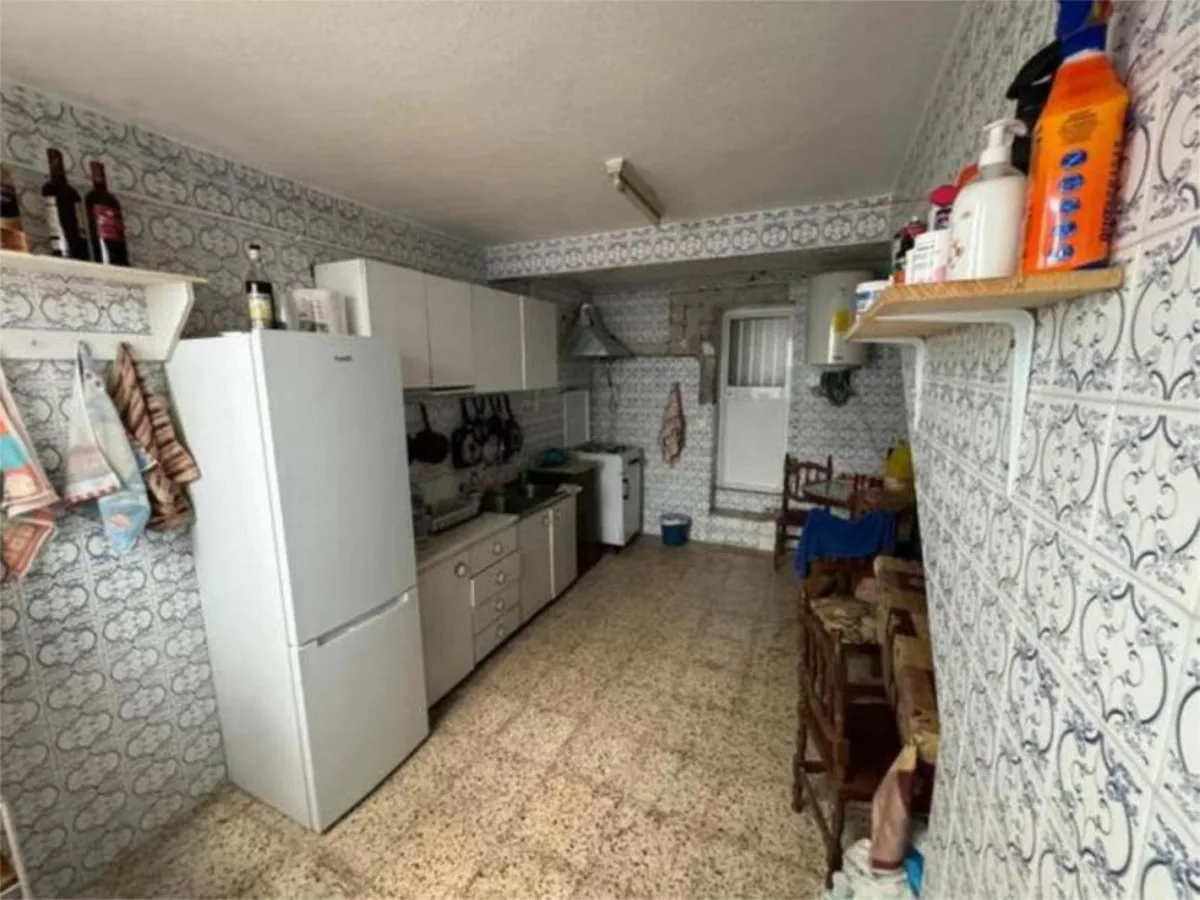 e713d093-2533-43a5-a5b1-b22f18893e0a