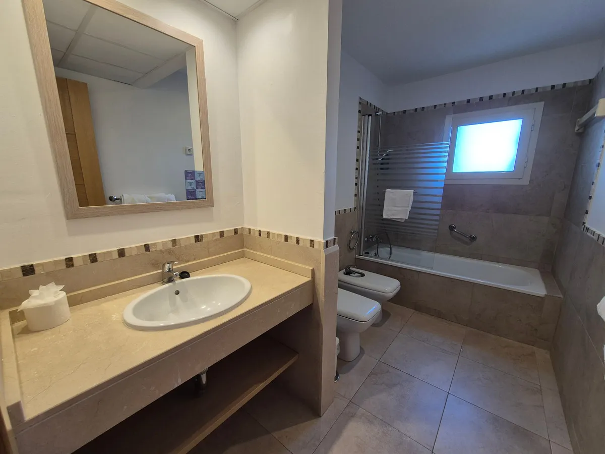 cd642023-ce61-4a0c-b1e2-3c8499b97c7f