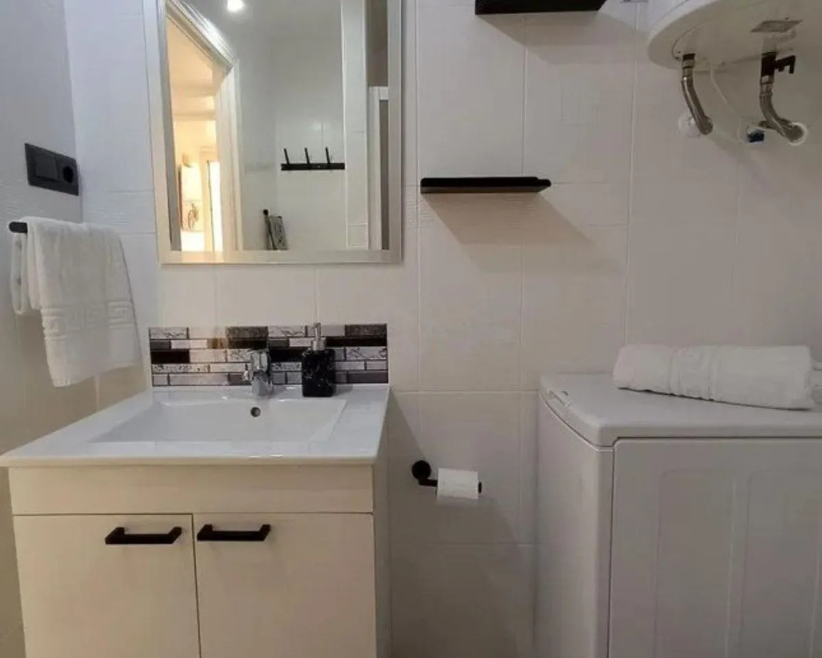 c607cc2e-9077-4de3-b37b-e1b2d0919241