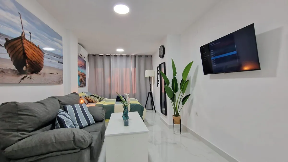 6d7c179f-ba42-4edb-9160-297f0d8ec051