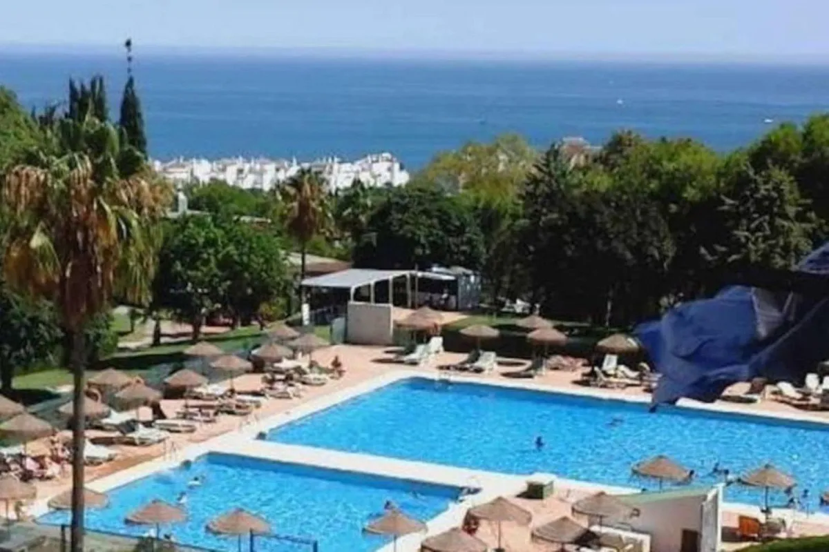 1470308b-8c3b-4777-8580-6fb7f5e0de6e