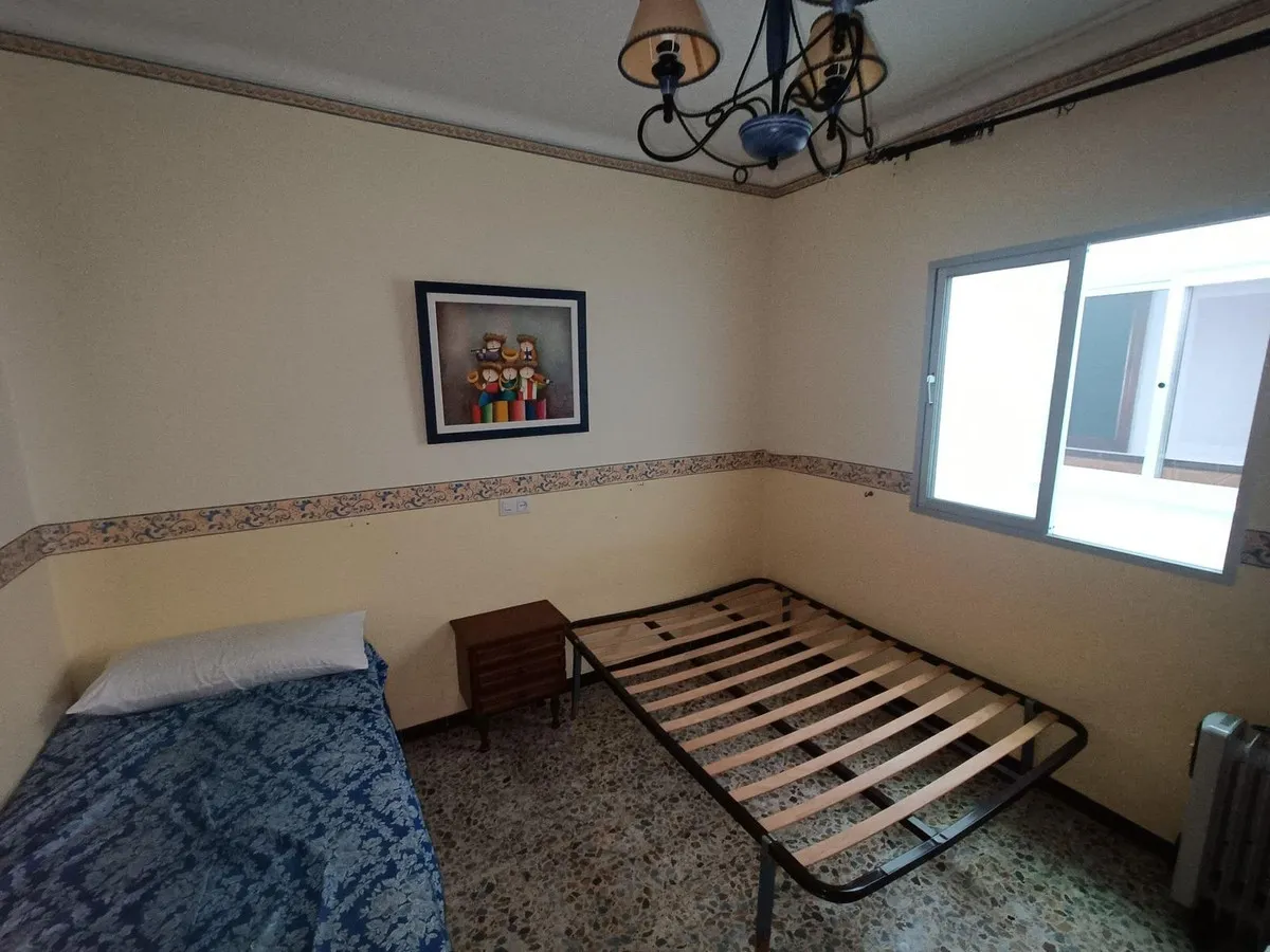 ea9d1bdb-52dd-4f7f-b5db-fec1e3f50c54