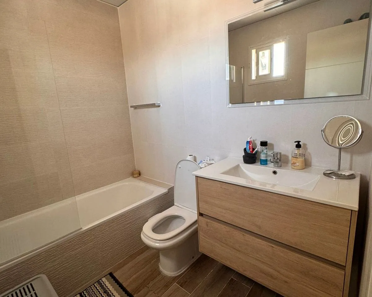 33727728-bebf-45b1-a422-93bff1d16f03