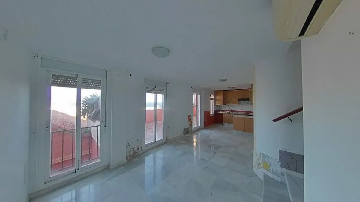 3c6494fe-eb86-46fd-923c-12e8b6289509