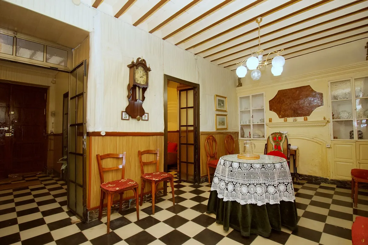 aa4819fc-6a53-4365-81a6-574ae68293f5