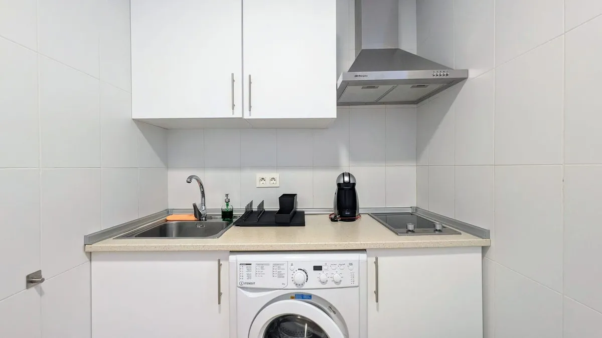 0e3dd05d-8dd5-40f3-9e9d-6873b0c21b08