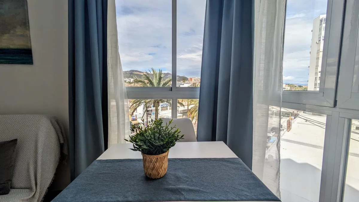 cb1917c8-3044-4e2d-b19d-e5b099bf7daf