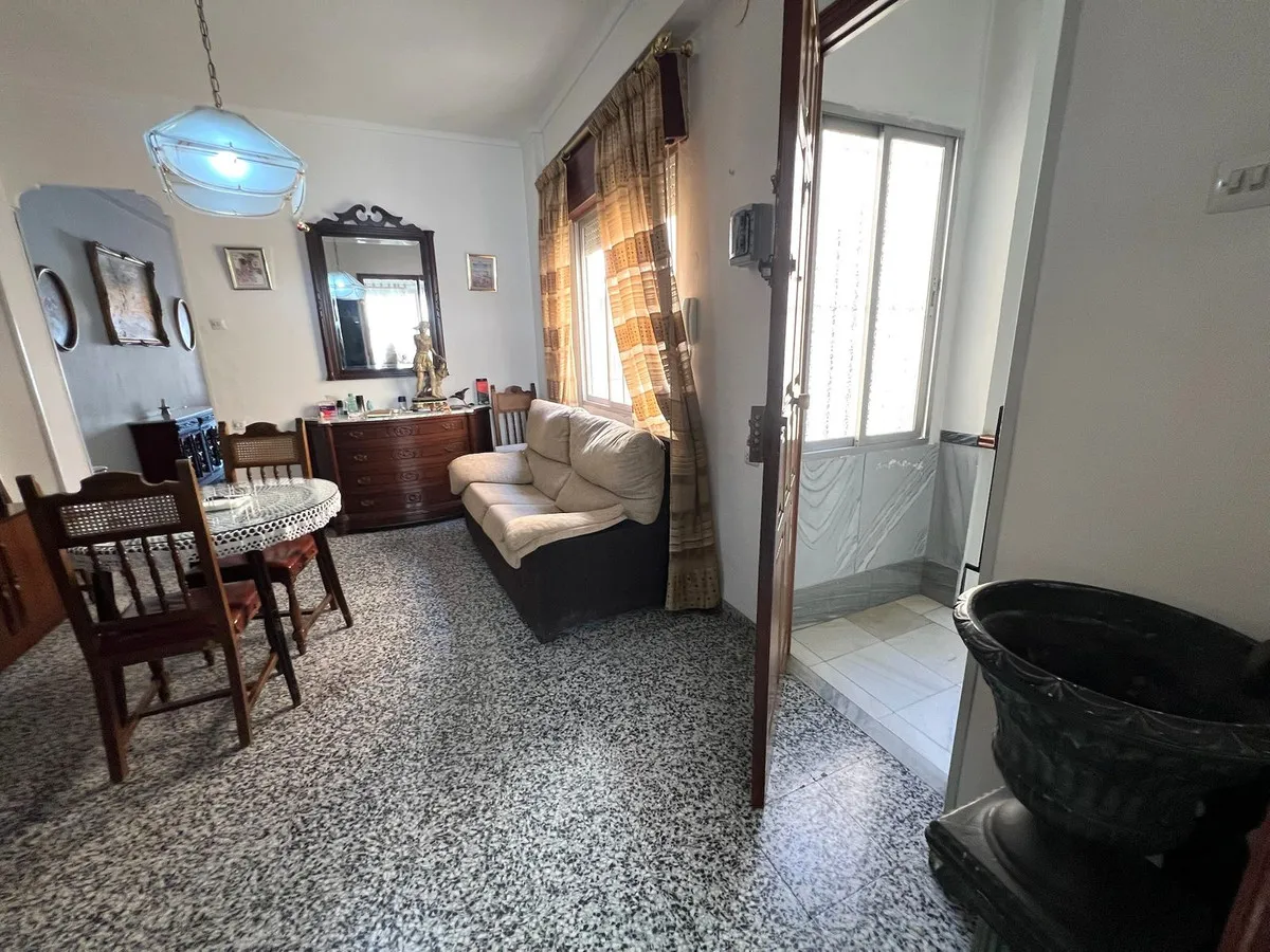 5dfb5c04-2881-4a90-ba1a-9c33c85682f9