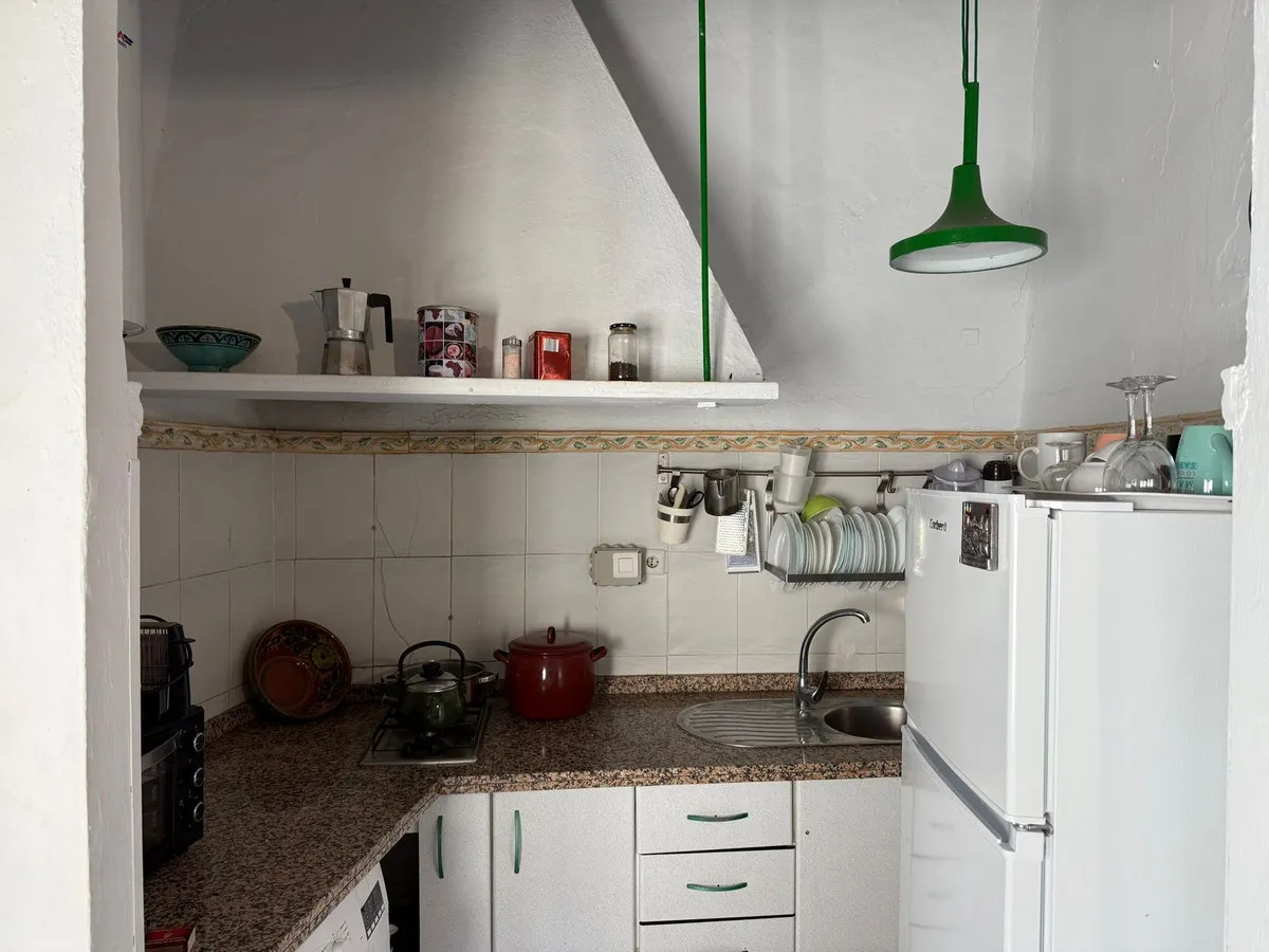 844a1c9d-5f65-4bf5-897e-8ca8a22ec934