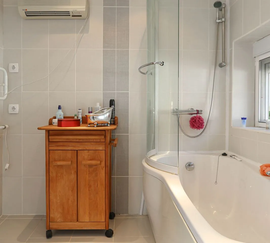 04ba507f-7669-4f21-bf0d-da759eeabc49