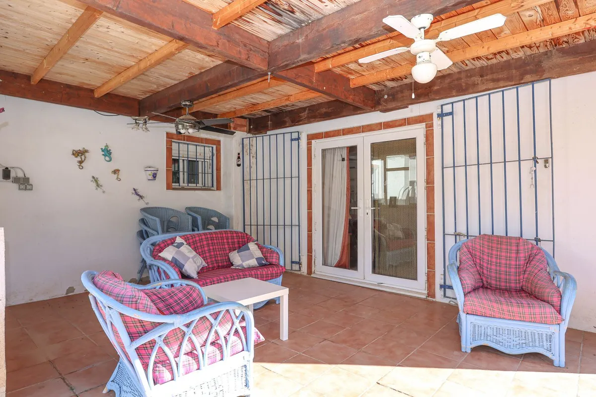 1bad726a-9b86-44e8-8a27-63c839a2e1da