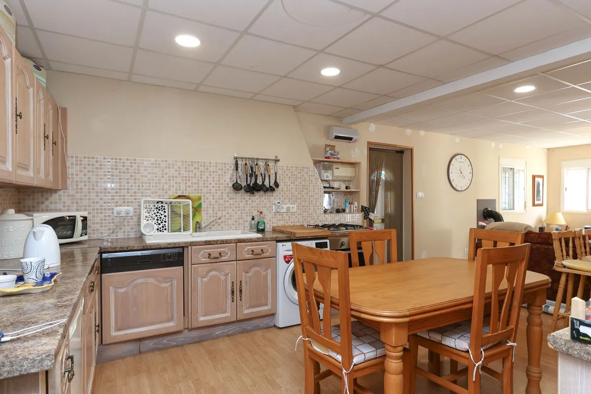 61e0448f-1ea9-416f-ab39-d1e804bab506