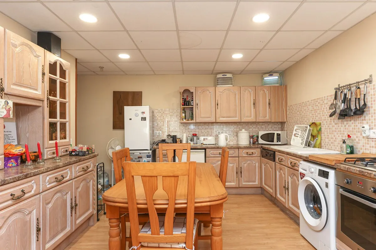 64c43afb-e935-4deb-a645-6092e5e32e2d