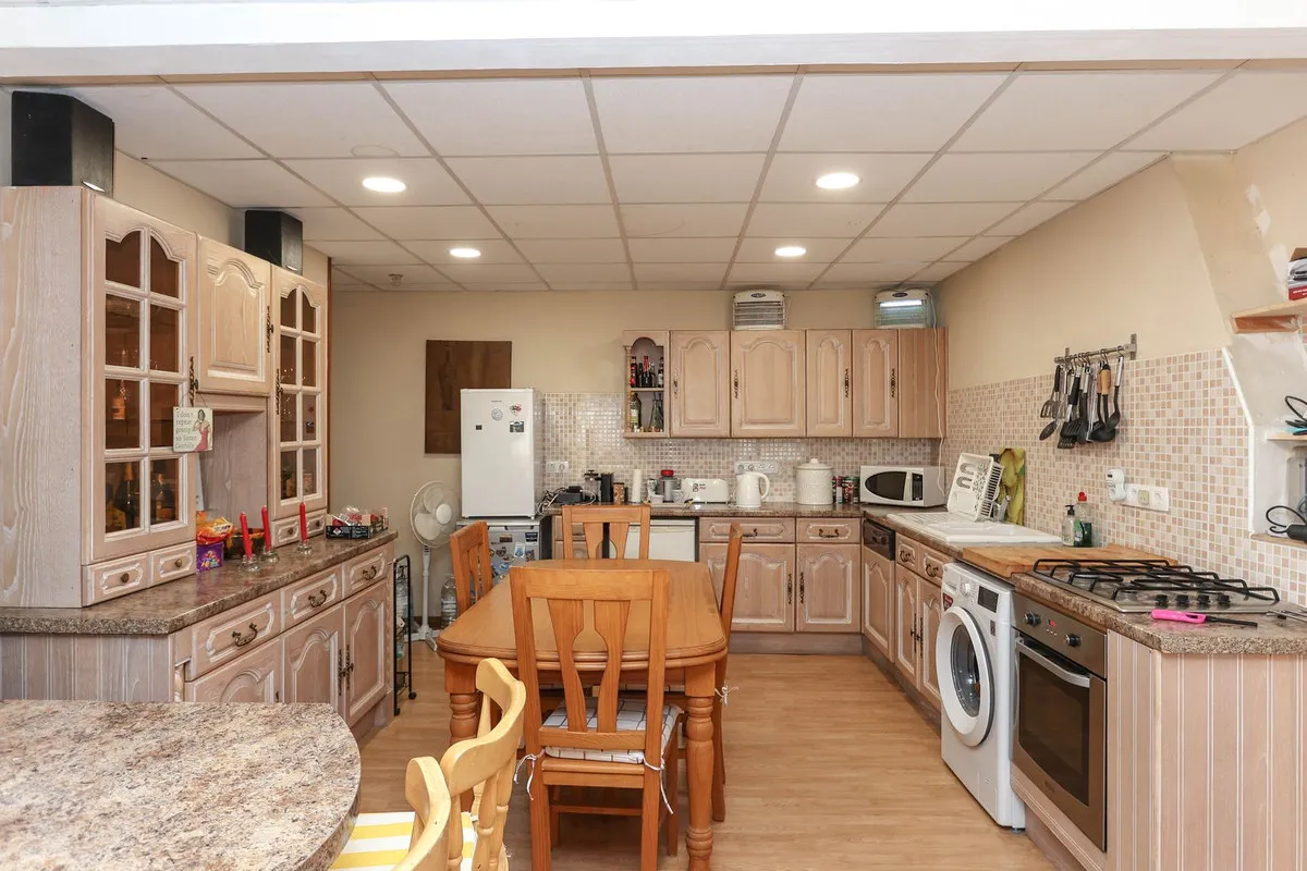 6a78642d-ab28-4b77-9f07-9888e9b00b26