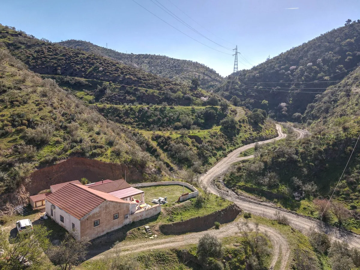 a757077c-d27a-4d0f-9375-b6419d8f33bc