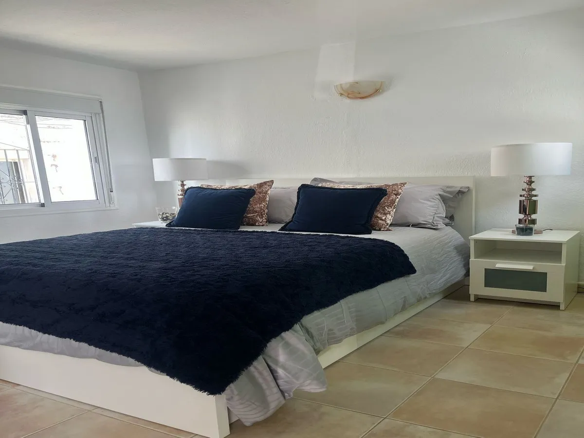 f4986438-161f-475f-a2ca-a9690de90806