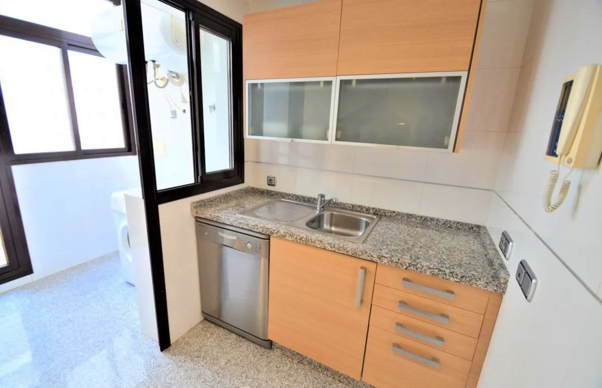 31a31570-6a34-4d99-a75a-bbc2823866f8