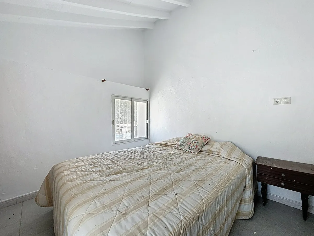 5f1c2143-dbe8-454b-9a27-9de97d0b11a6