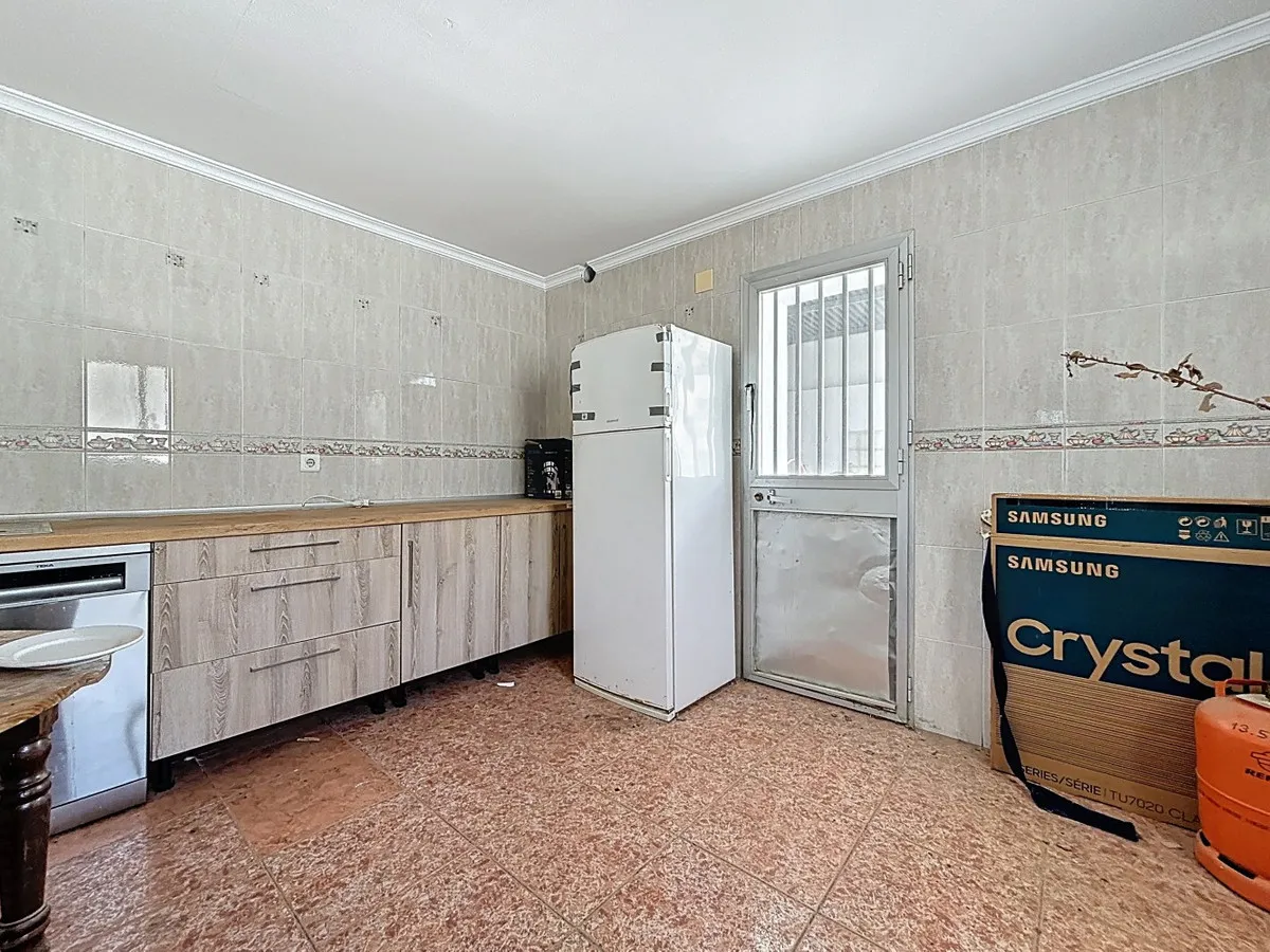 8f5d4c56-42b0-45ff-bb80-e8c930c78dc4