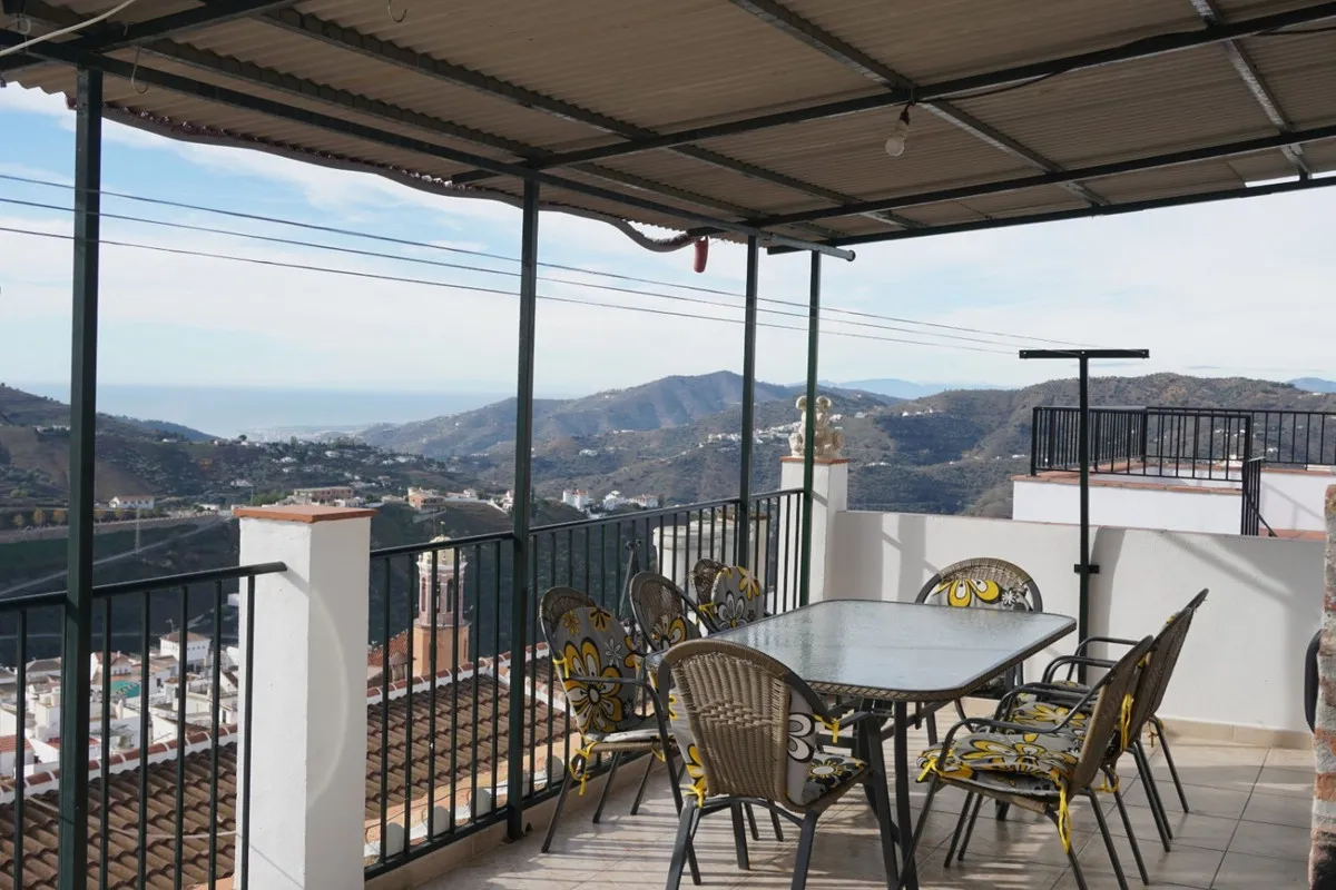 Charming Four-Story Townhouse with Panoramic Views