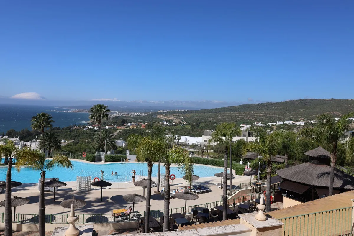 fe7a6f79-359c-45fe-bd8b-46fe50ec0a6c