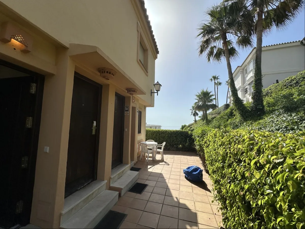 c194b4a6-fb98-4a65-87e5-a8597c71e624