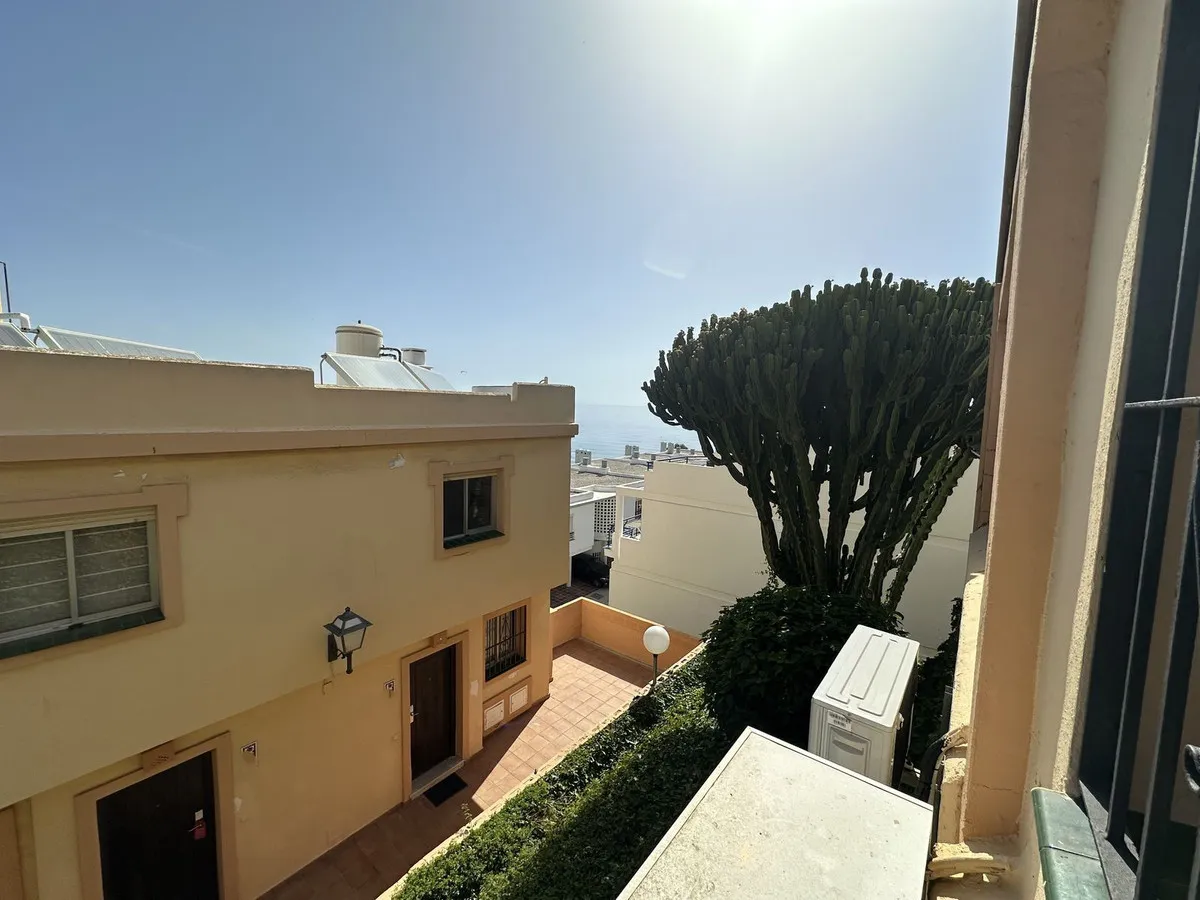 f8666717-5ca7-47e2-9fe9-f2de57fcf531