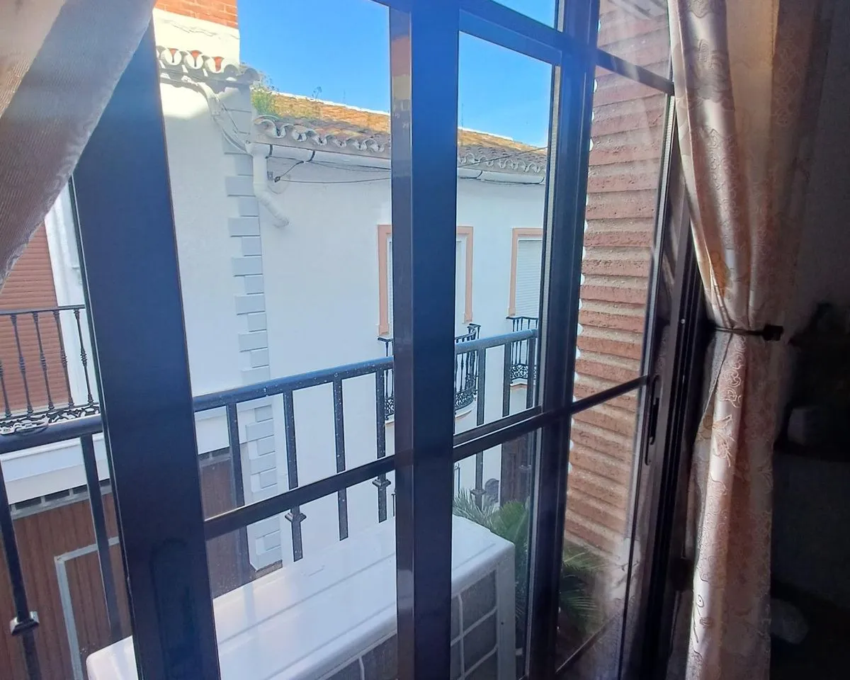 afdb498e-34e6-4ec0-9421-63218cef6021