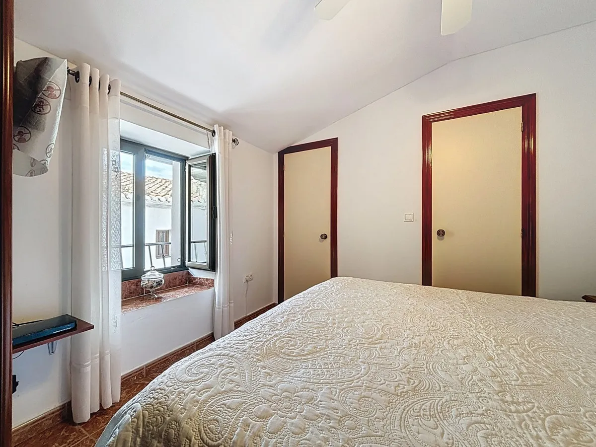 aaedb8ef-7fb1-4983-a599-01dce0c25938