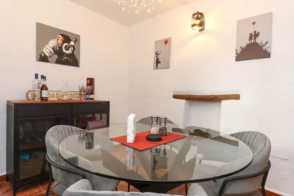 1eba8e80-325b-4868-97f3-a30fca5bc426