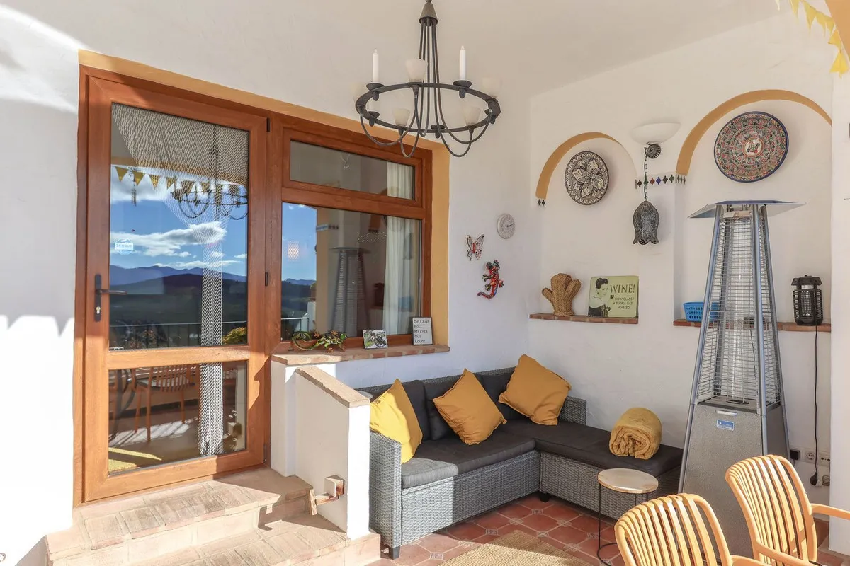 2761fd5c-b17e-4bbc-bdd7-451f30a0fe51