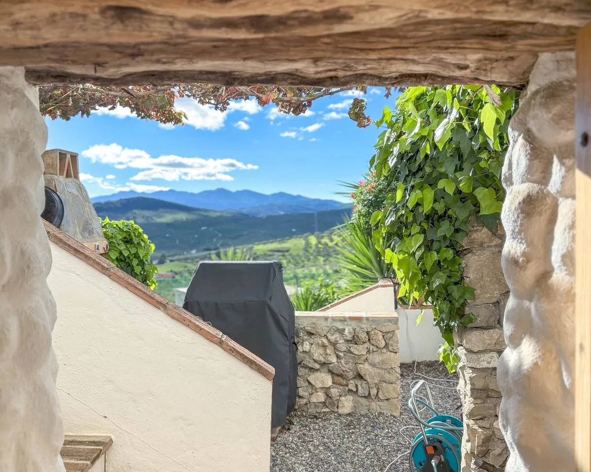 f4019634-c305-41ce-bd05-26bf48d469d5