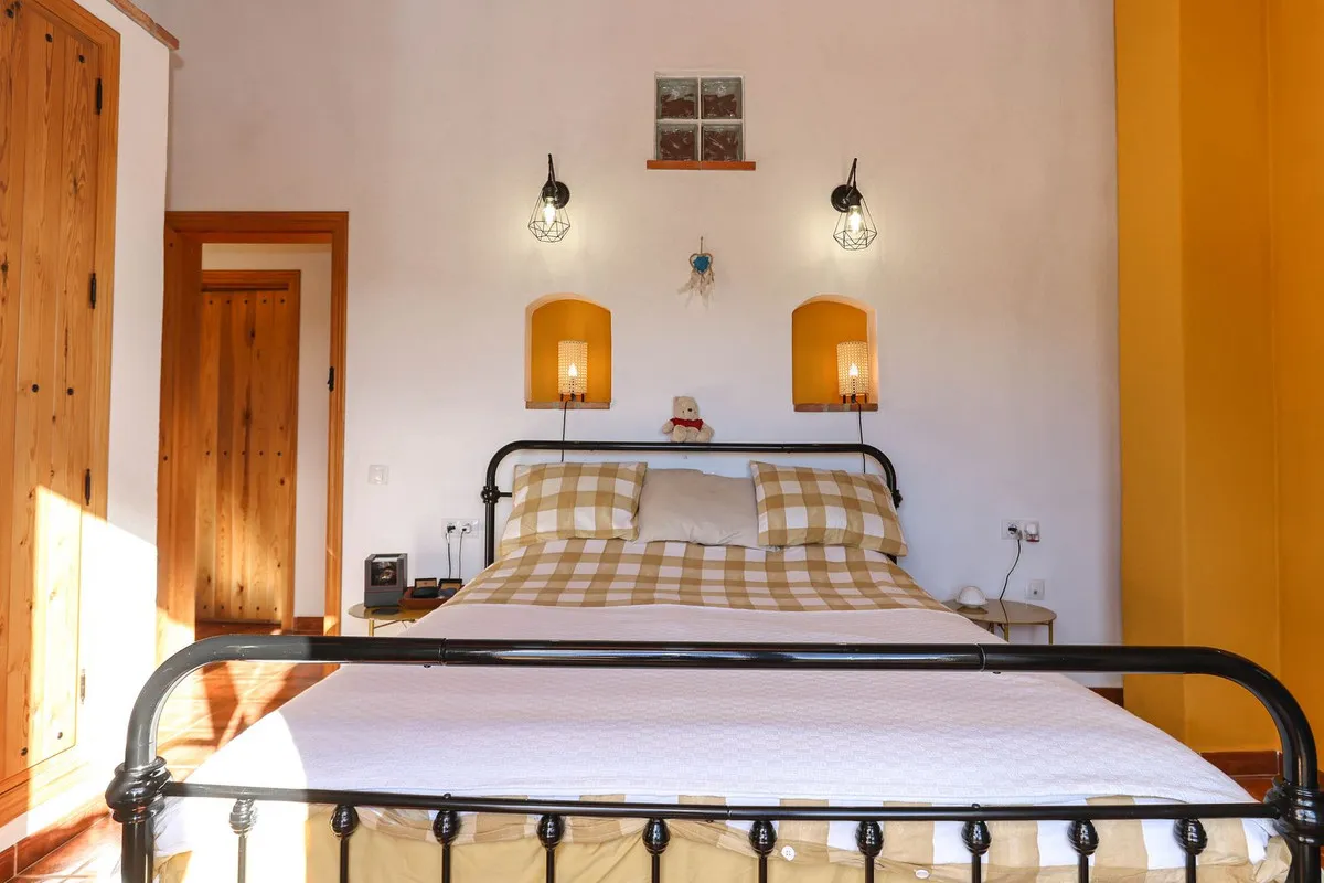 f546517d-eb7a-4cb9-8307-170b4d6ec1fc