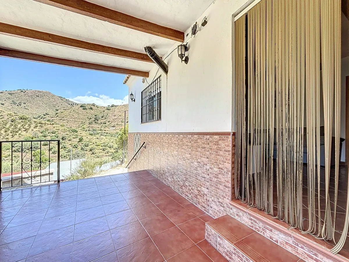 c9dfb570-5fde-440a-ac46-5003b110c2da