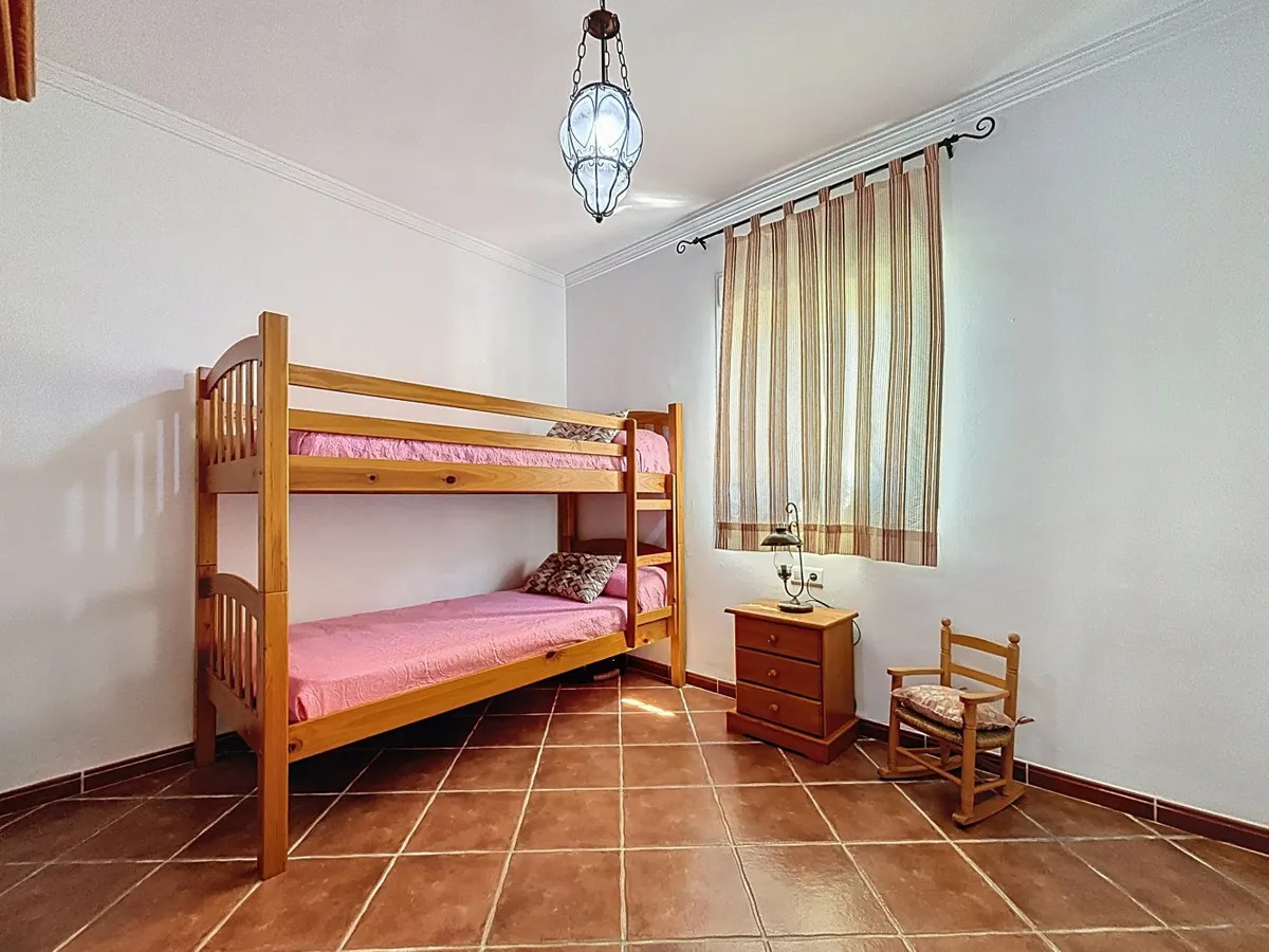 e445713e-a8b4-4311-be8a-42bd4c046ba2