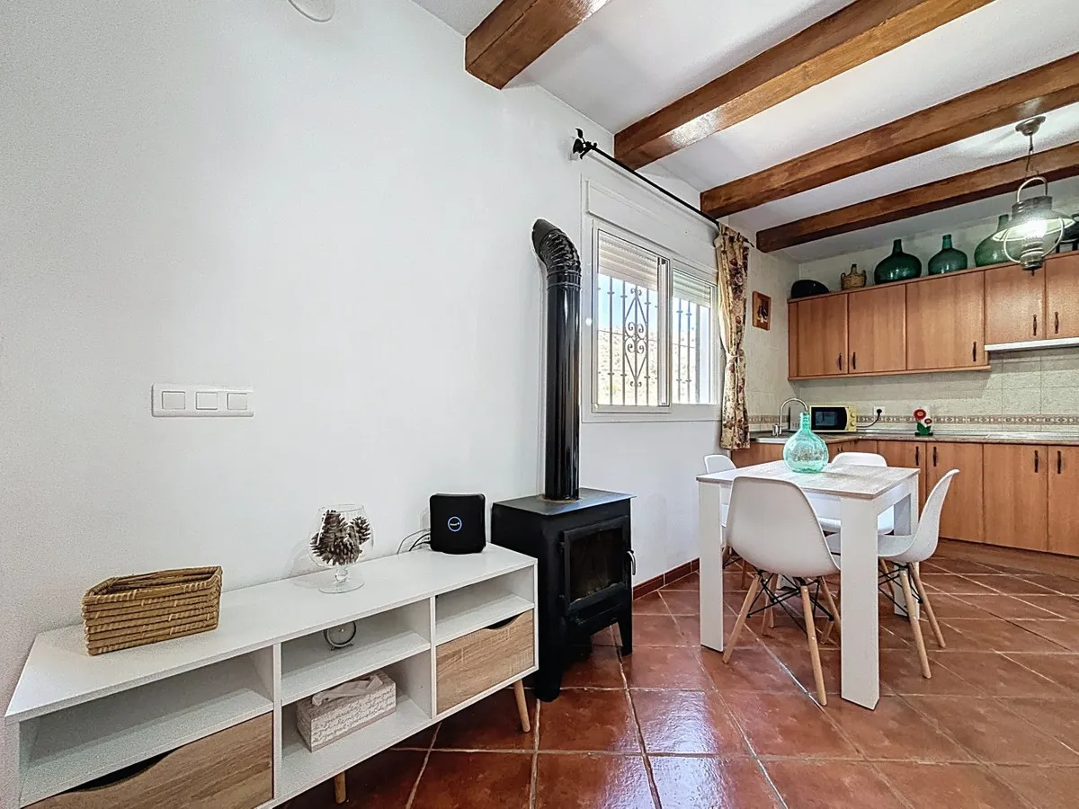 e797bdd5-692e-40cc-8a13-e53a3b1d3477