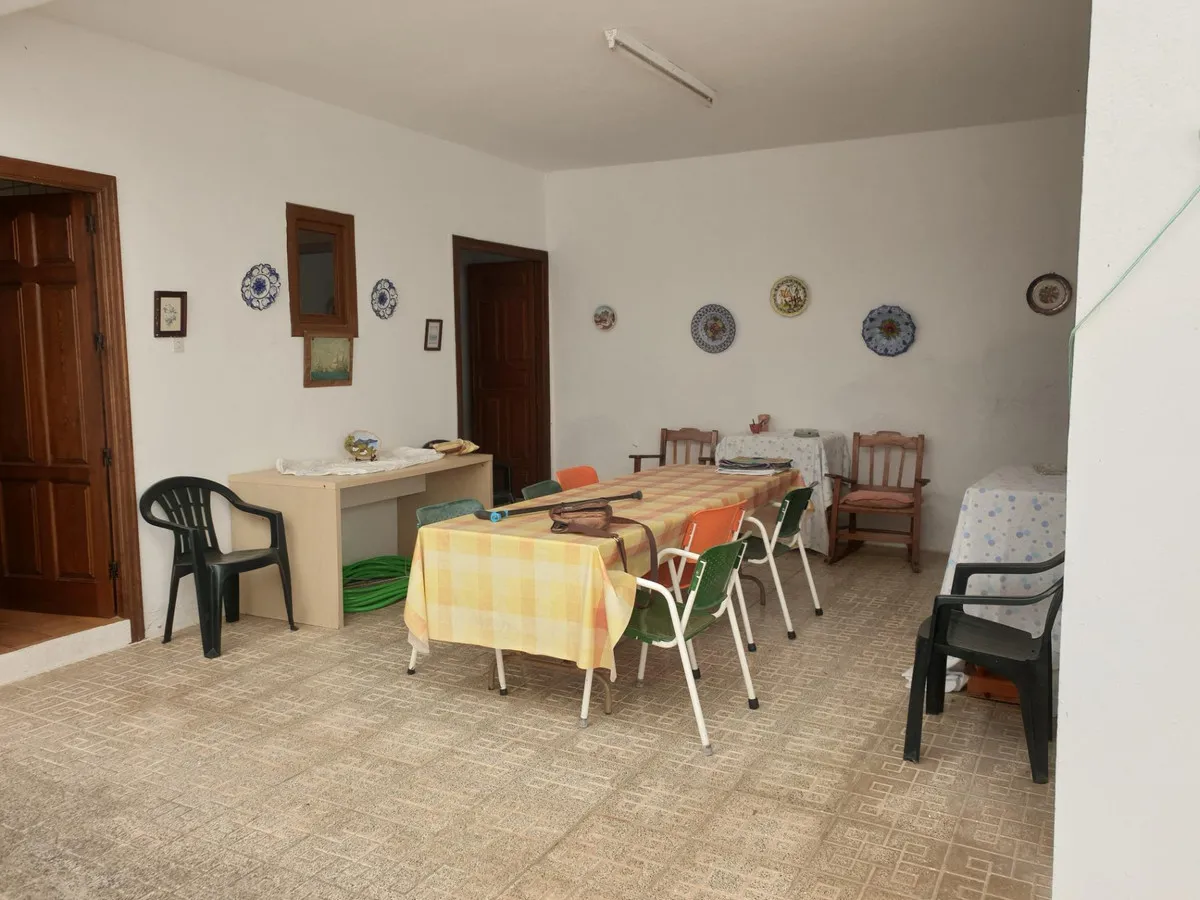 b155bac0-9f9f-4b79-8a11-363d281a4641