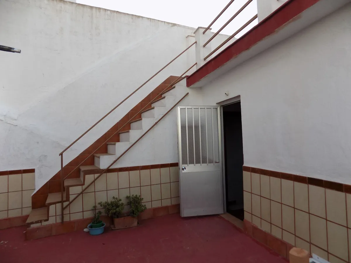 b5fee941-73e5-40e5-9b7f-c246f8762a9f