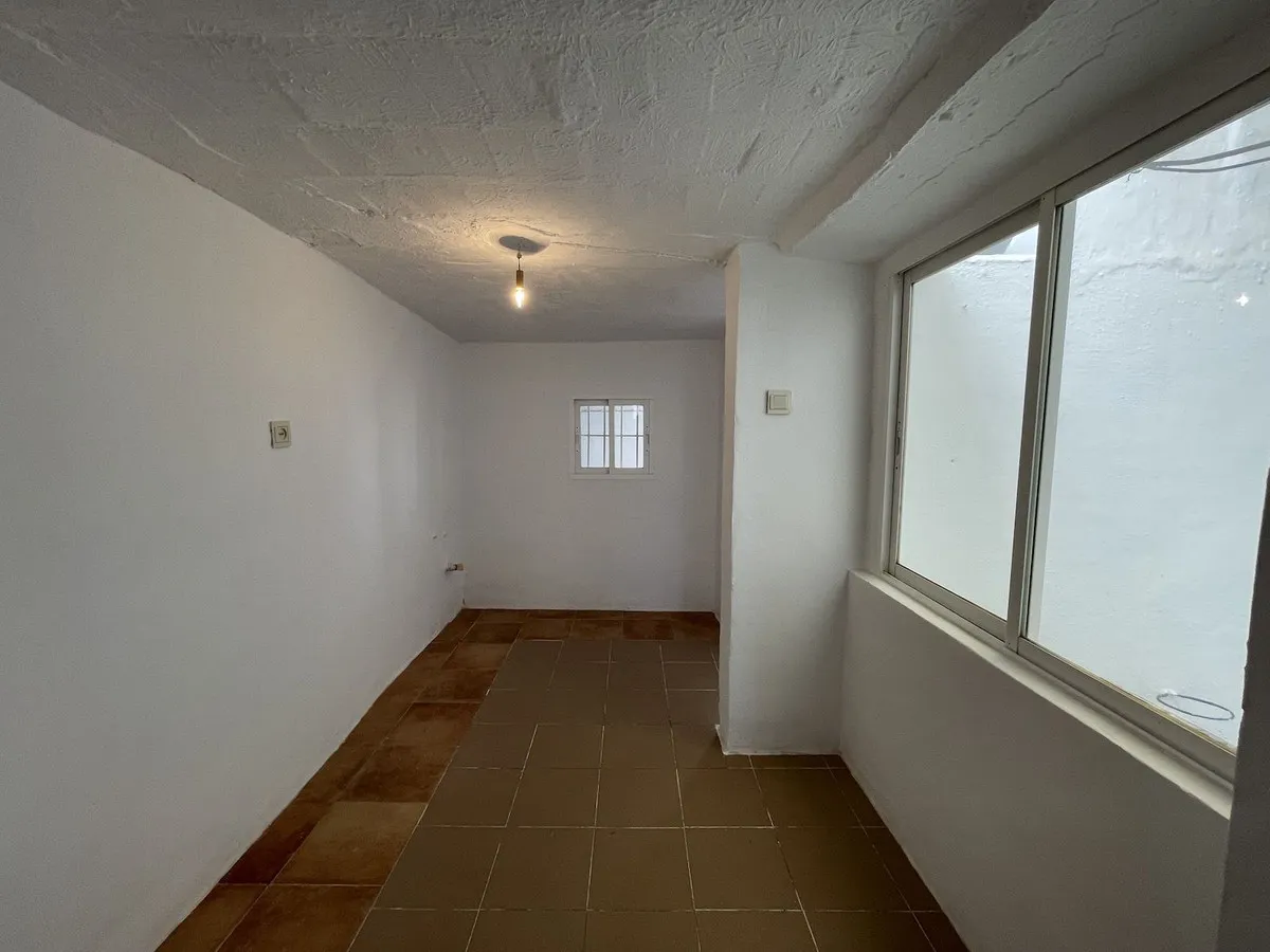 b17c7b91-9054-4abd-aeaa-7d02411e6904