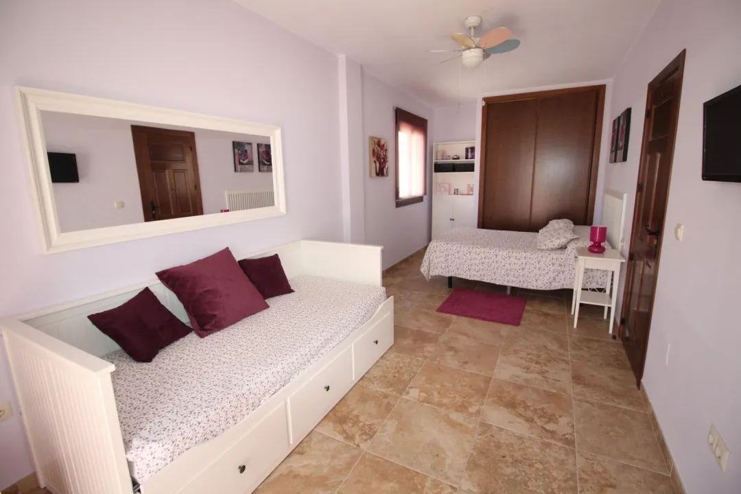 72d9d629-a2c4-4aec-8e6a-79492b23b14a