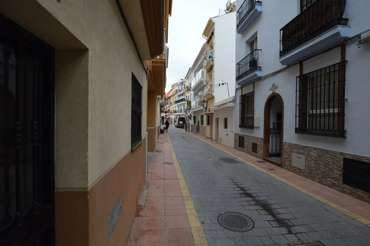 6eeed5b7-a1e3-4827-89d8-de0ef5d98761