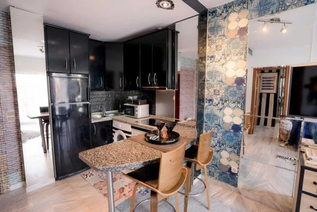 1aa086b5-5abb-4e28-b26e-121aa8d3dcac