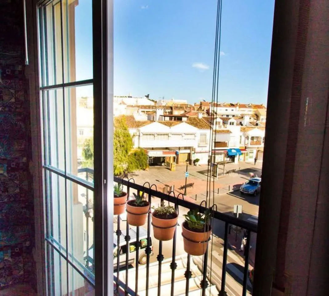 1f556889-7f37-4a4d-836f-a78e8014cc40