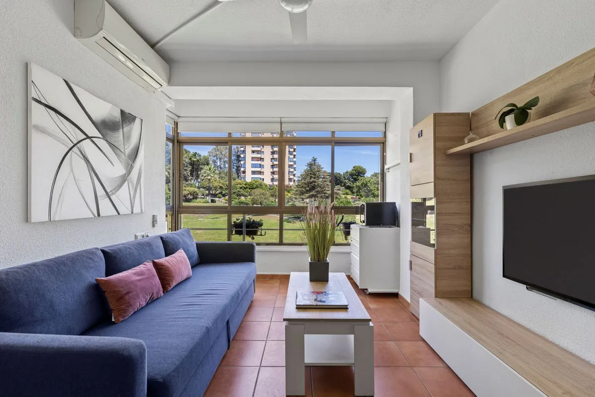 d51cff54-7f40-40c3-bf3b-d6036c6b18fb